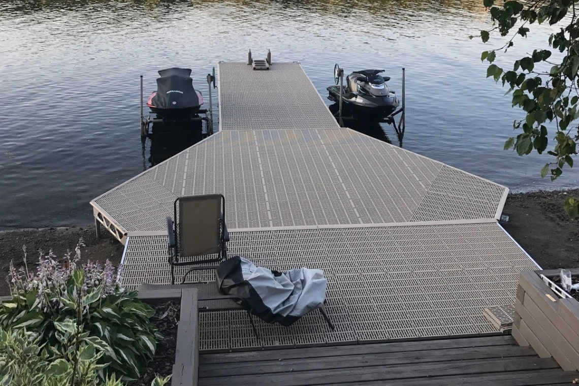 accessories for boat docks Bulan 2  cool innovations in docks and dock accessories - Cottage Life